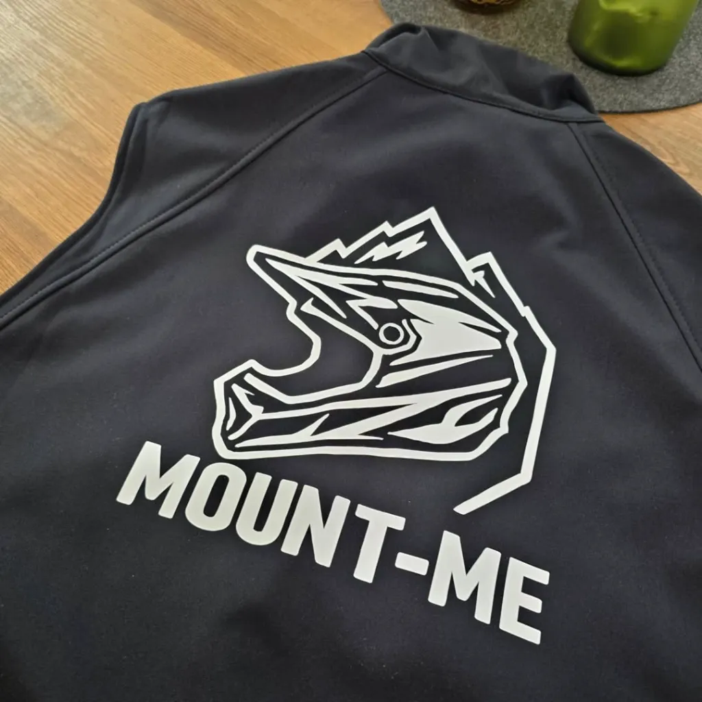 Softshellweste ✔Hochwertig & stabil ✔Druck vorne + hinten ✔Ab 35 € 🔥Schreib mir eine DM 📩.webp